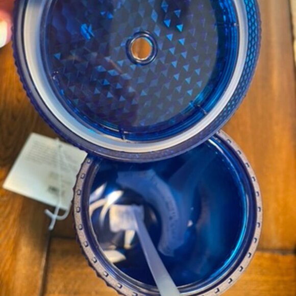 BNWT 24oz tumbler with straw - Picture 4 of 5